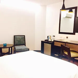 Century 4*, Angeles Philippines